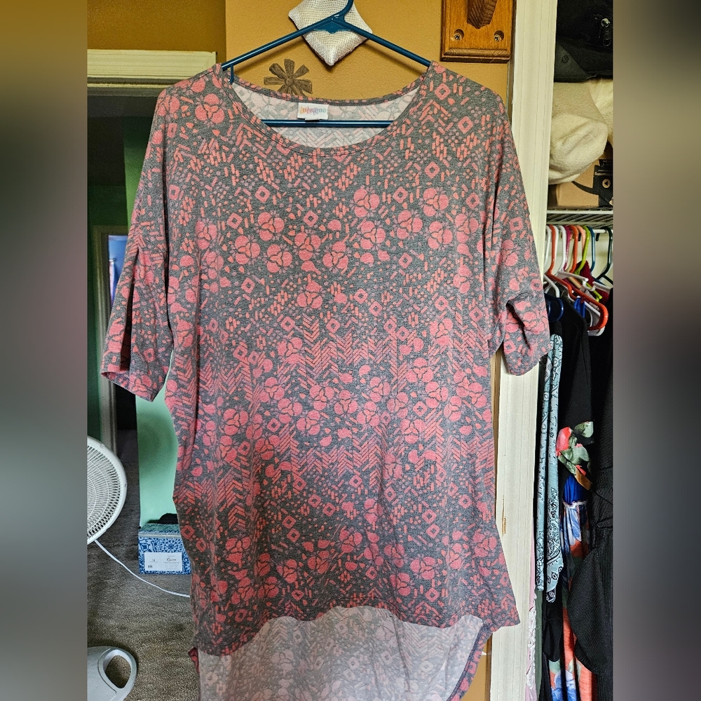 Lularoe top